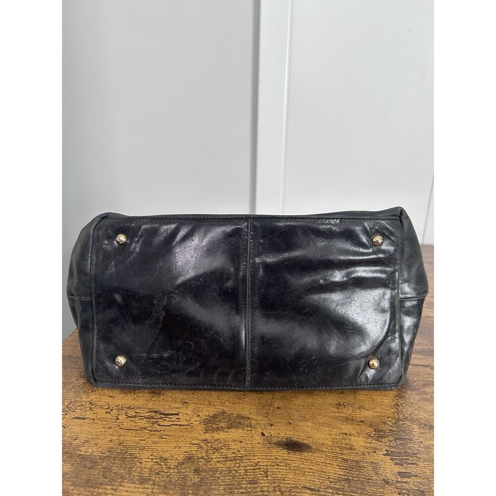 HOBO THE ORIGINAL BLACK & TAN LEATHER SHOULDER PURSE, BOTTOM STUDS, POCKETS - Picture 13 of 13